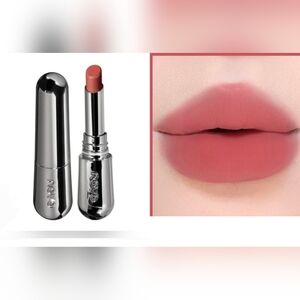 Novo Moist Intense Lipstick - Naked Almond BNIB